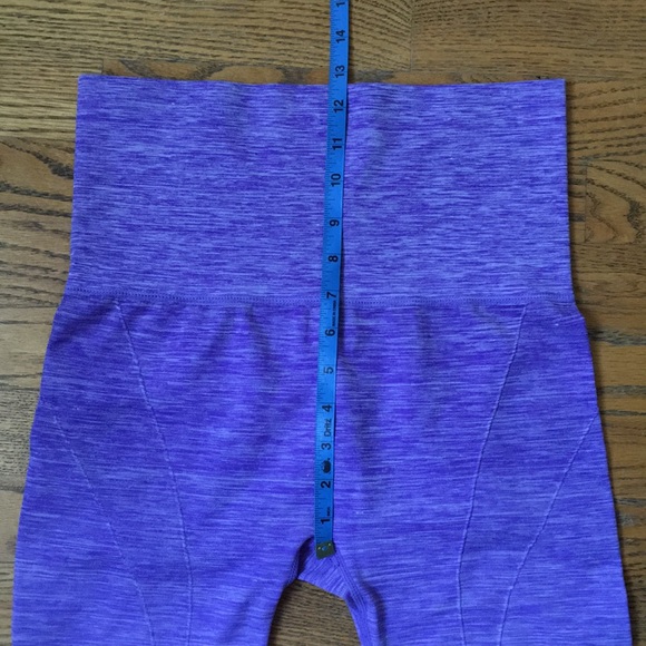 💜Yelete Ombré Purple 3/4 Leggings💜 - Picture 7 of 8